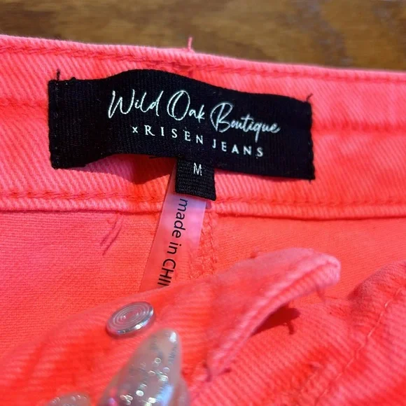 Wild Oak Boutique Jean Shorts size medium - Picture 5 of 11